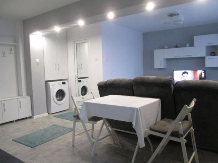 Apartament Sarra Targoviste Eksteriør billede